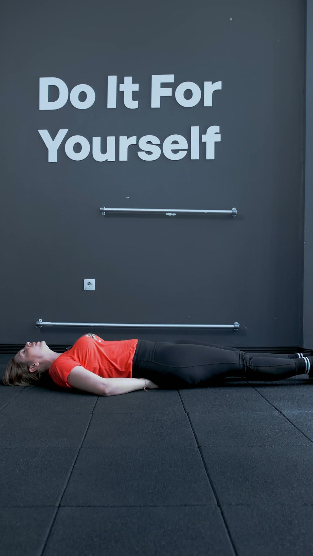 23 - Leg Raises