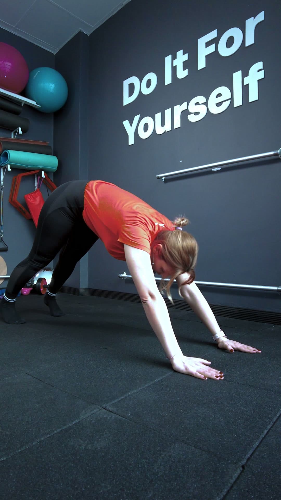15 - Plank to Down Dog